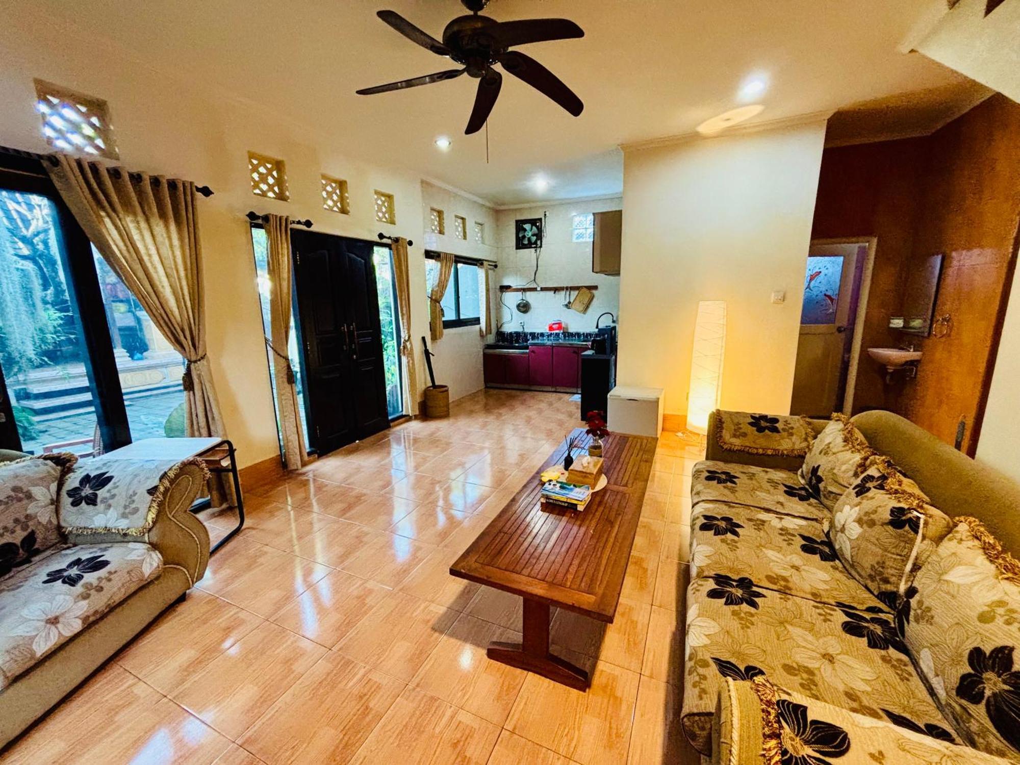 Mama Mega Homestay Pesanggaran Dış mekan fotoğraf