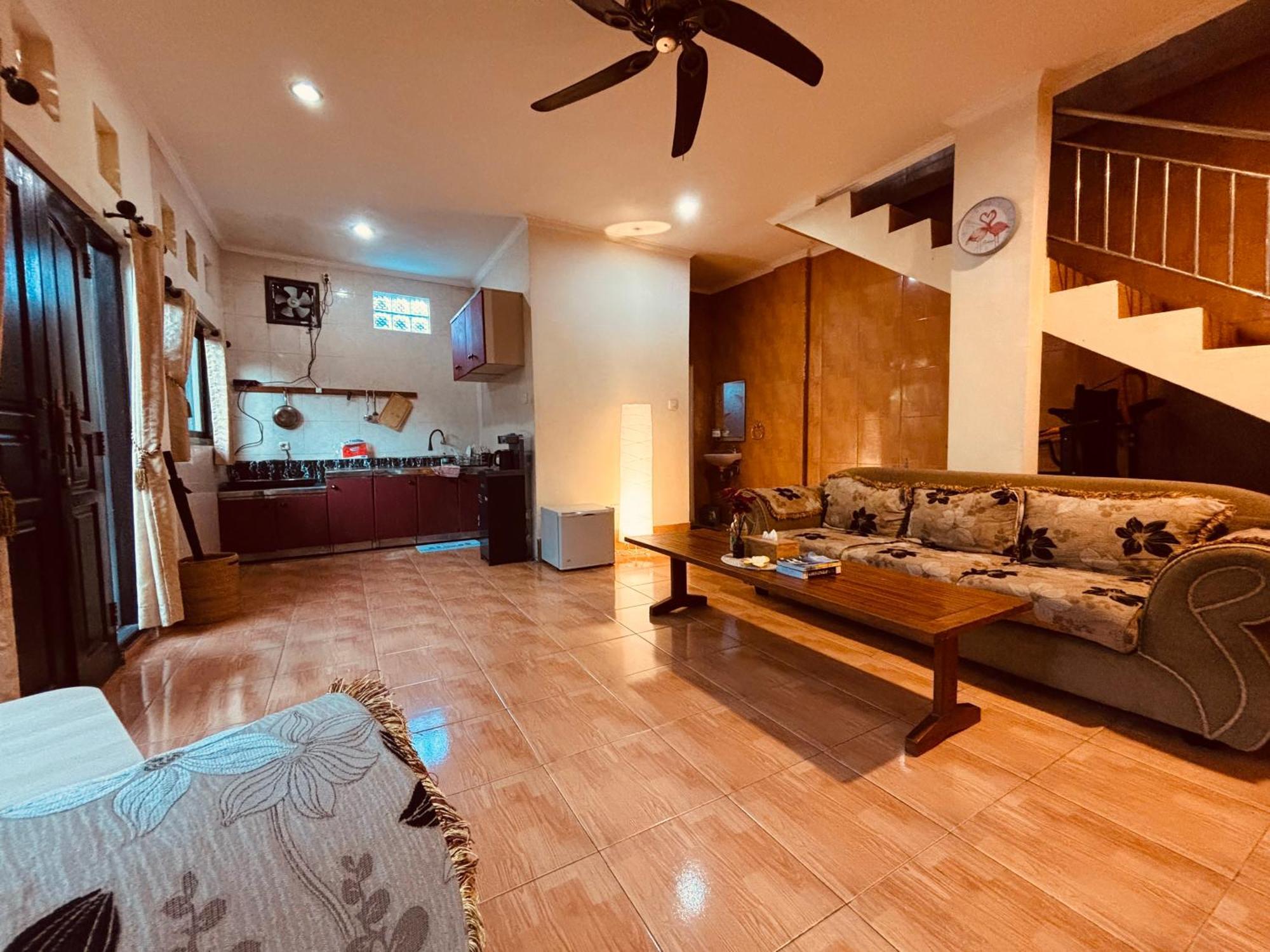 Mama Mega Homestay Pesanggaran Dış mekan fotoğraf